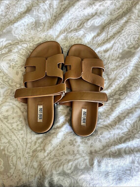 Bibi Lou Mindy Sandal Strappy Flat Sandals in Brown